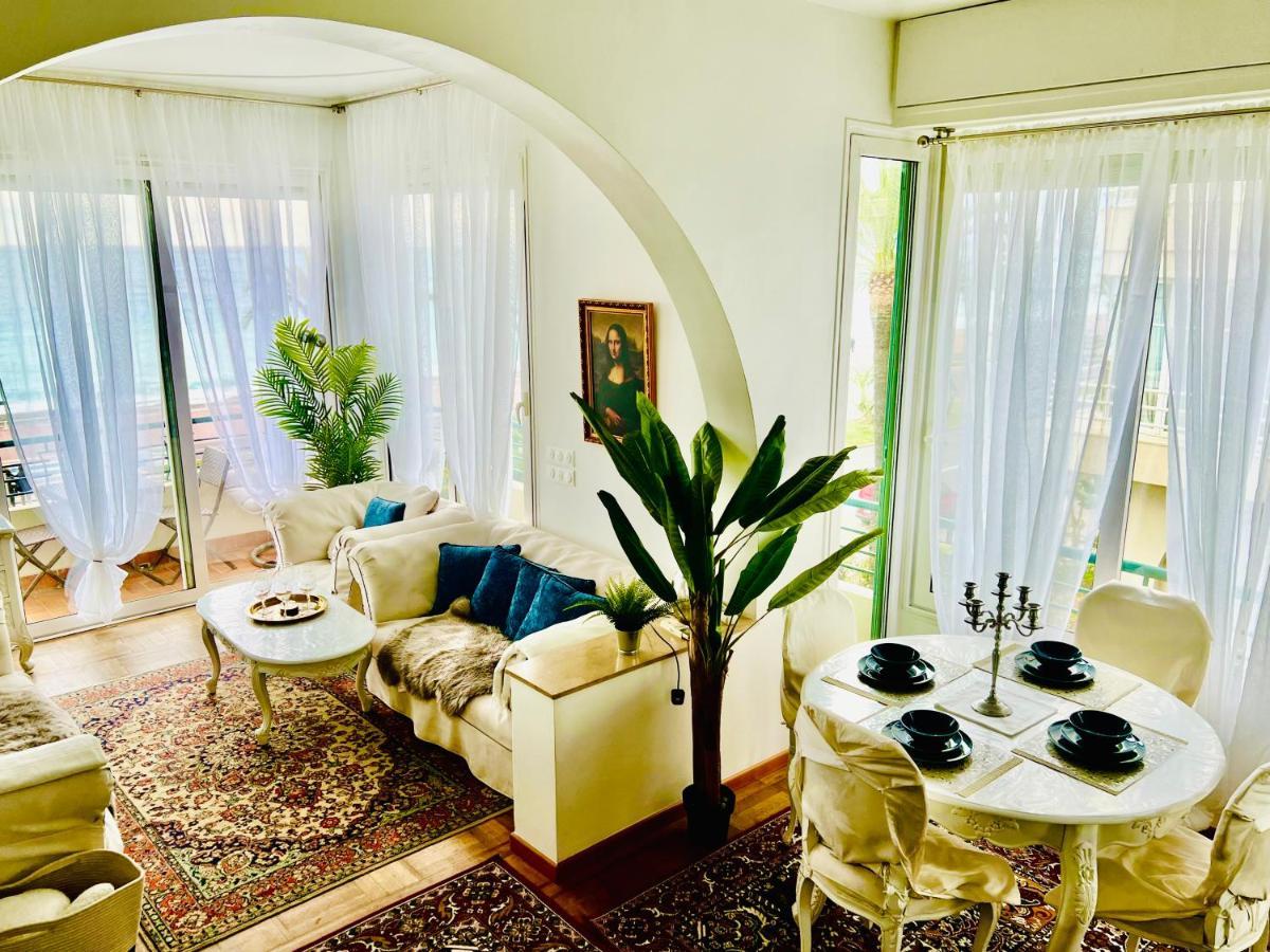 Endless Stunning Mediterranean Sea Views Promenade Des Anglais Ница Екстериор снимка