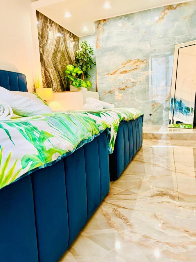 Endless Stunning Mediterranean Sea Views Promenade Des Anglais Ница Екстериор снимка