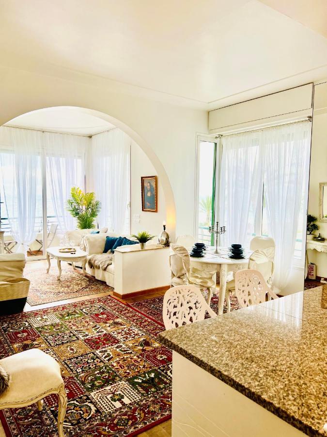 Endless Stunning Mediterranean Sea Views Promenade Des Anglais Ница Екстериор снимка