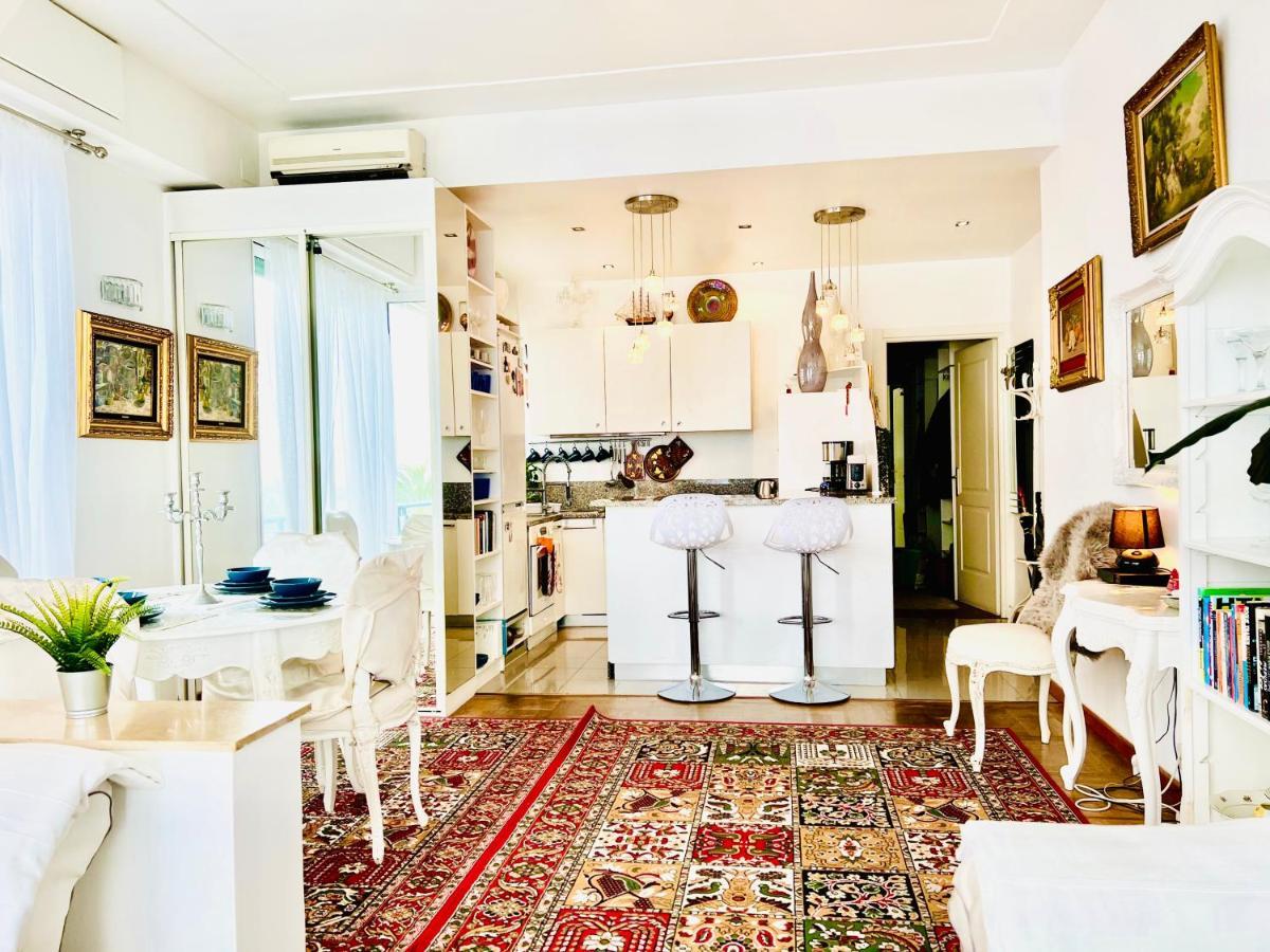 Endless Stunning Mediterranean Sea Views Promenade Des Anglais Ница Екстериор снимка