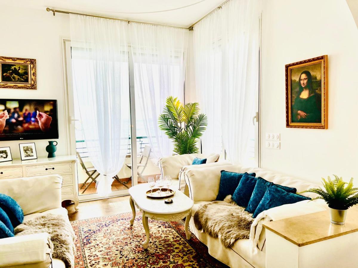 Endless Stunning Mediterranean Sea Views Promenade Des Anglais Ница Екстериор снимка